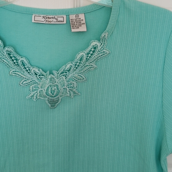 NWOT Mint Green Top - Picture 2 of 5